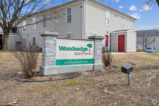 Building Photo - Woodsedge