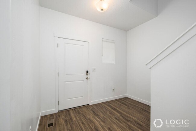 Building Photo - Beautiful Home in Prime Location!