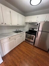 Building Photo - 118 Brighton C