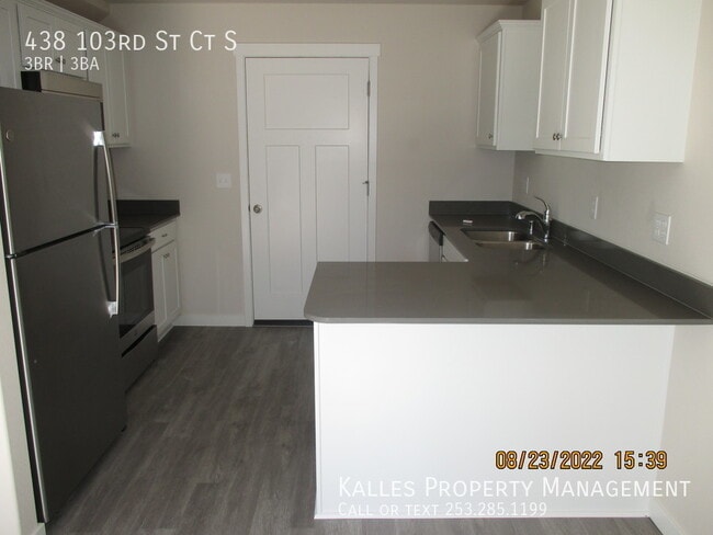Building Photo - *PENDING APP**500 MOVE IN SPECIAL**Beautif...