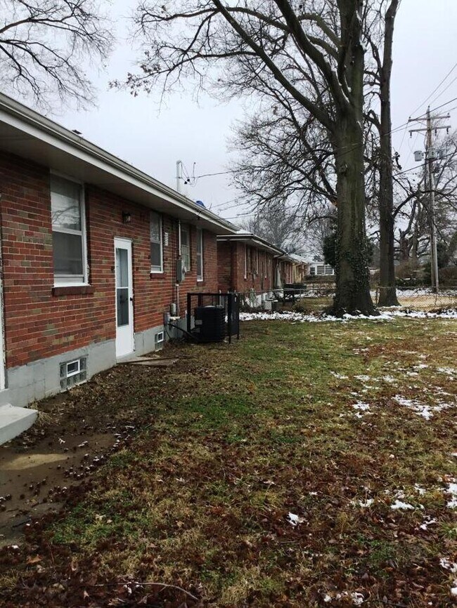 Building Photo - 9437 Duenke Dr