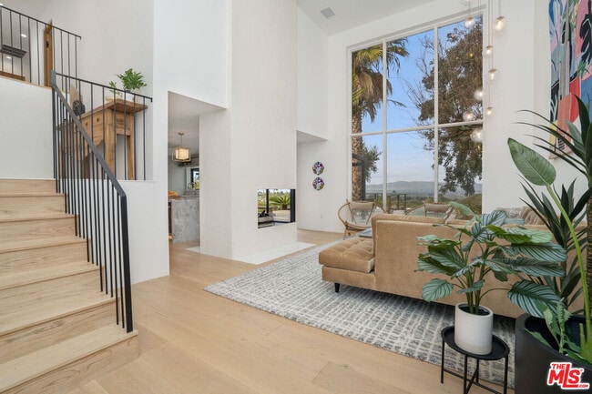 Building Photo - 15409 Longbow Dr