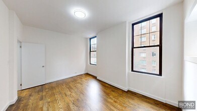 Building Photo - 985 Lexington Ave