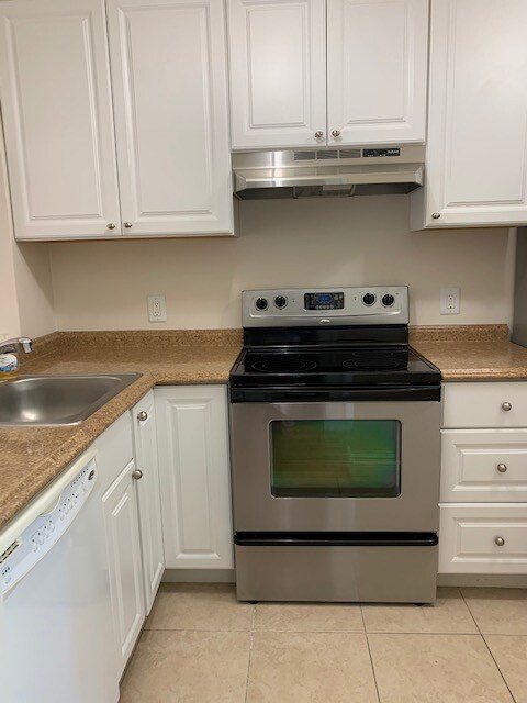 Foto del edificio - 410 N Cypress Dr