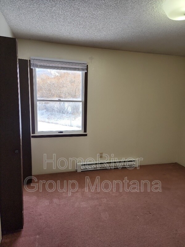 Foto del edificio - 2327 W Foothills Dr