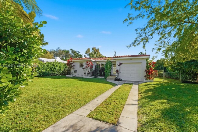 Building Photo - 1538 Funston St