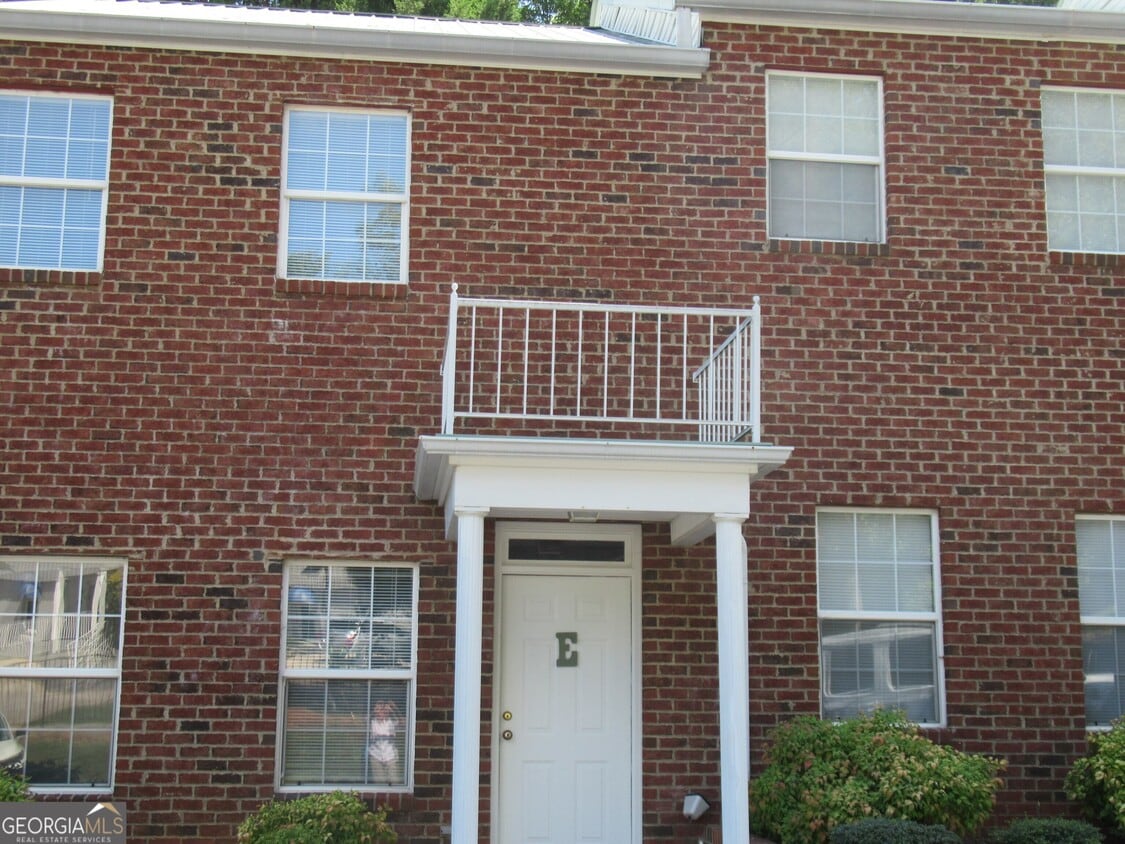 Primary Photo - 110 Mechanic St SE