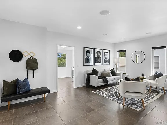 Building Photo - 4825 Biona Dr