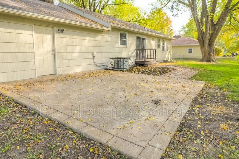 Building Photo - 5400 Hedges Ave