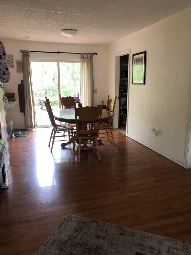 Foto del edificio - 403 Betty Jean Ave