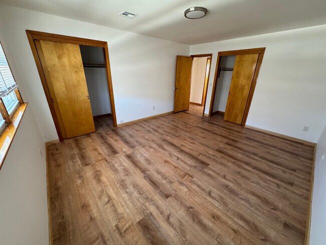 Building Photo - 55 Alpine St