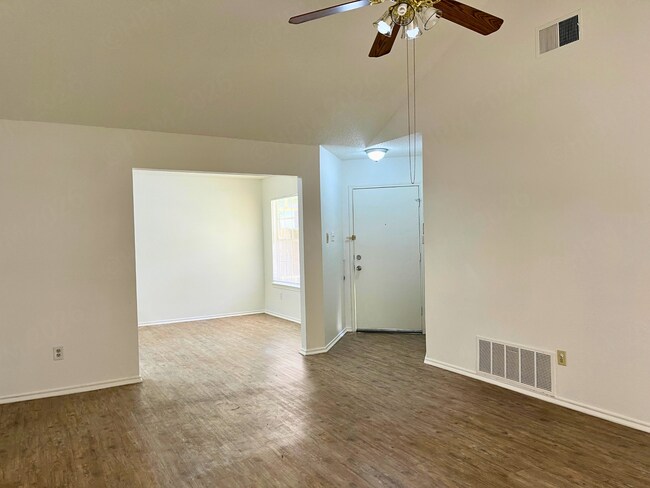 Foto del edificio - Move-In Special. ½ off the first full month's rent with a 12-month lease