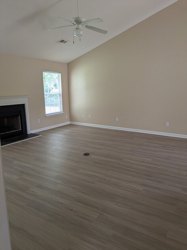 Foto del edificio - 6412 Rock Springs Rd