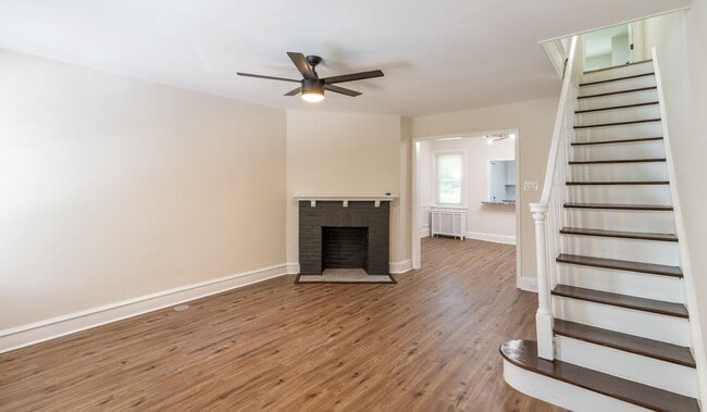 Building Photo - Newly rehabbed 3 bedroom With garage
