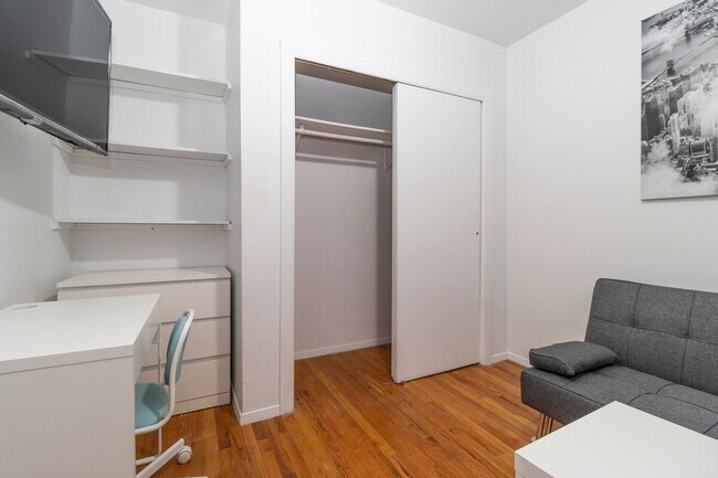 Foto del edificio - 320 E 96th St