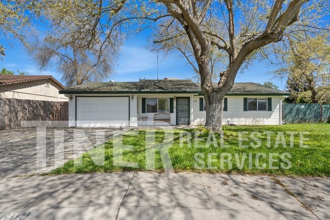 Building Photo - Charming 3 bedroom 2 bath Home. - Tier 3