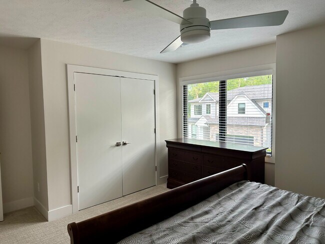 Foto del edificio - Beautiful 4BR/3.5BA Home in Granger – Spac...