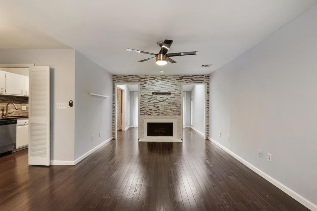 Foto principal - 8740 Roswell Rd