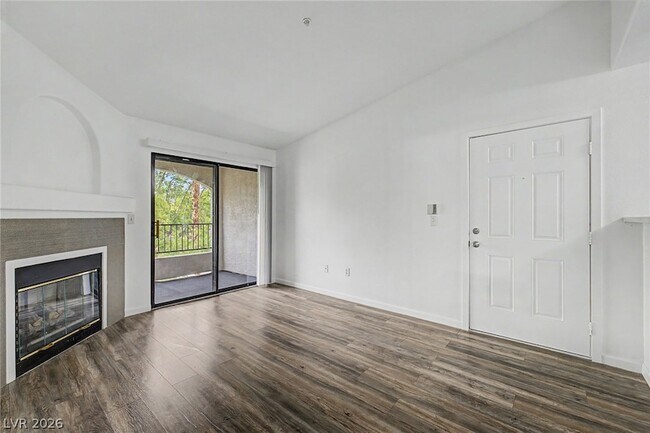 Foto del edificio - 950 Seven Hills Dr
