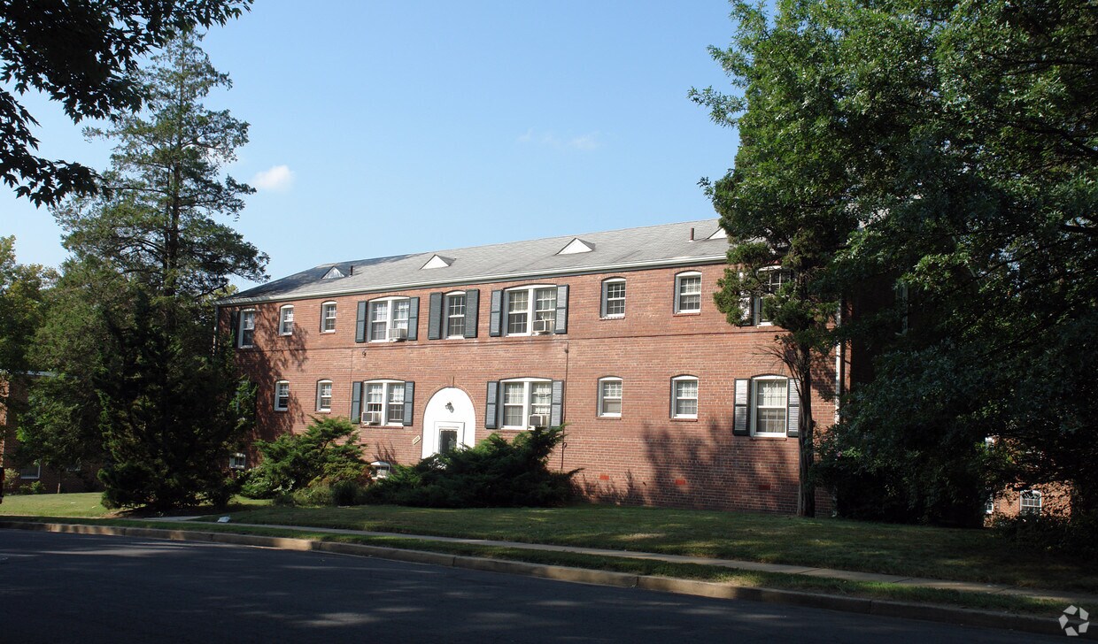 1200 N Kensington St, Arlington, VA 22205 Apartments in Arlington, VA