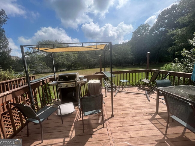 Building Photo - 1097 Riverbend Club Dr SE