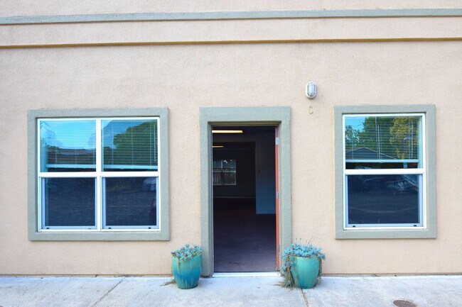 Building Photo - 1254 Broadway