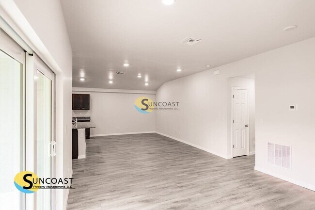 Foto del edificio - 3851 Hollycrest St