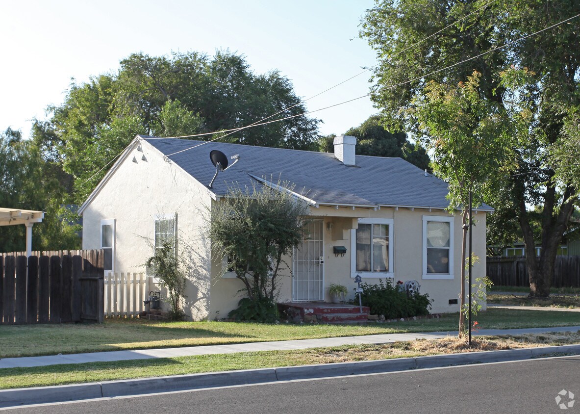 Foto principal - 1640 Bessie Ave