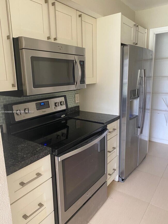 Foto del edificio - 2371 NW 33rd St