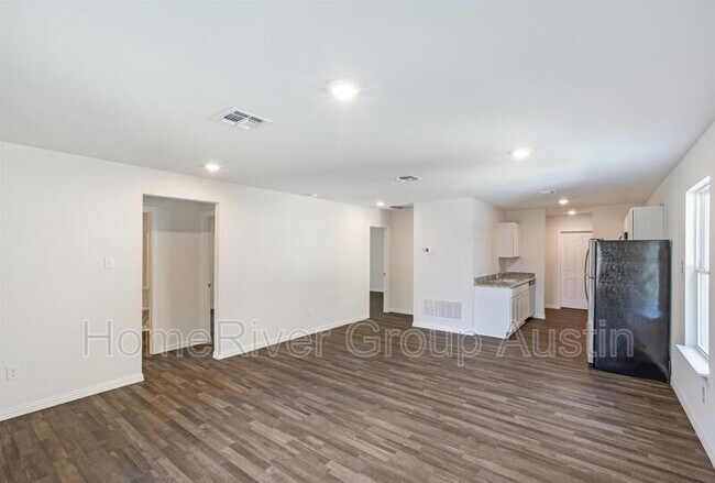 Building Photo - 2111 8th St