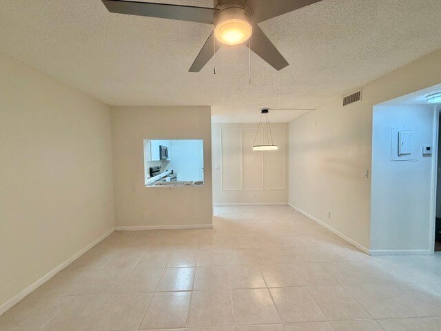 Living Room - 819 Twin Lakes Dr (Coral Springs, FL)