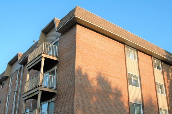 Foto del edificio - 2301 Beau Monde Ln