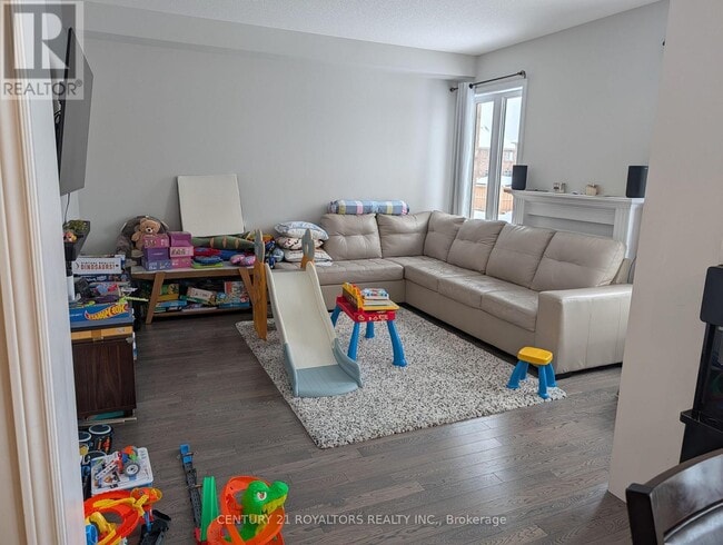 Photo du bâtiment - 117 Chandler Terrace