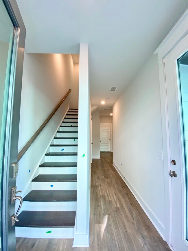 Foto del edificio - Brand New Townhome in Mount Pleasant