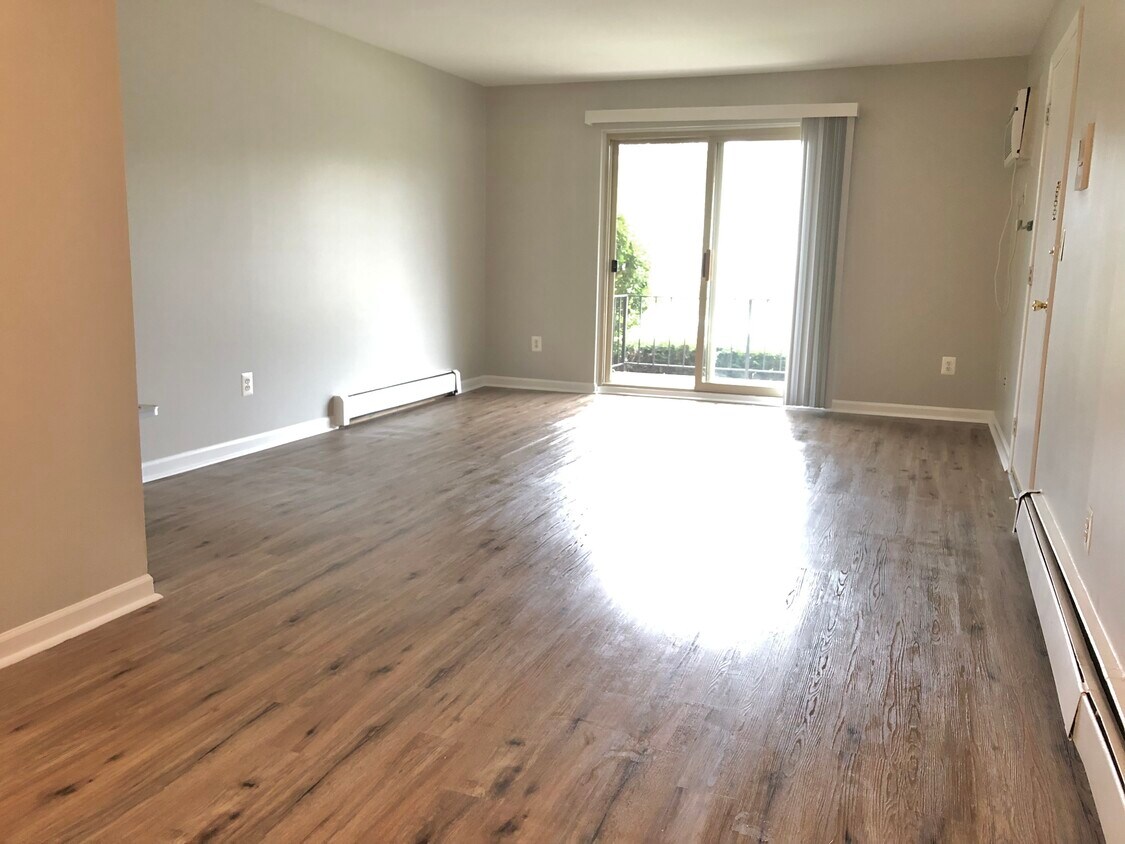 1902 Axtell Dr Unit 2, Troy, MI 48084 Condo for Rent in Troy, MI