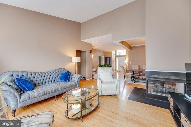 Building Photo - 43313 Burke Dale St