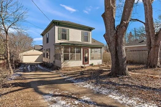 Building Photo - 1221 3rd St S