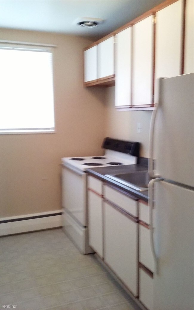 Building Photo - 954 Grafton Rd