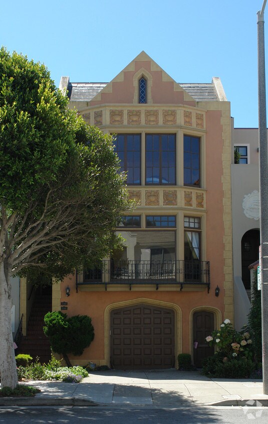 Primary Photo - 1763 N Point St