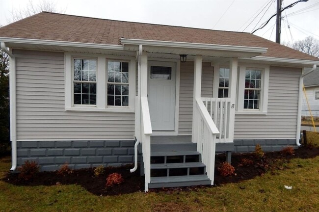 Photo - 301 Thompson Rd House