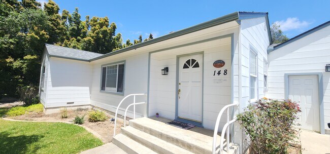 Building Photo - 148 Orange Dr