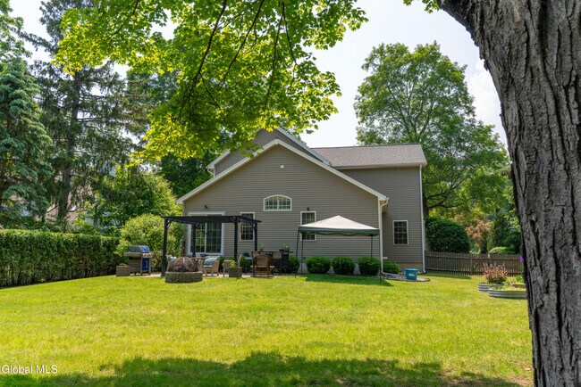 Foto del edificio - 2 Horizon Dr