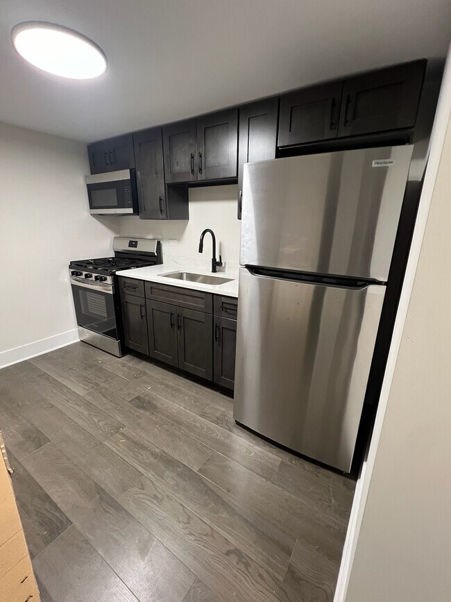 Foto del edificio - 8139 S Marshfield Ave