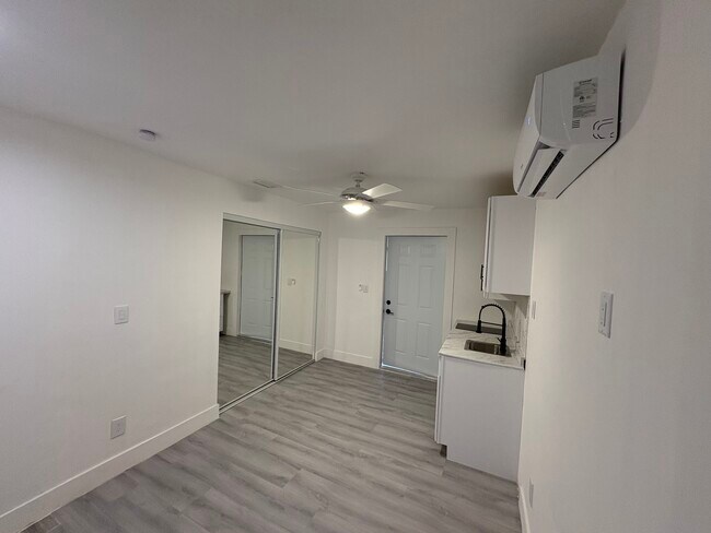 Foto del edificio - 2210 NW 31st Ave