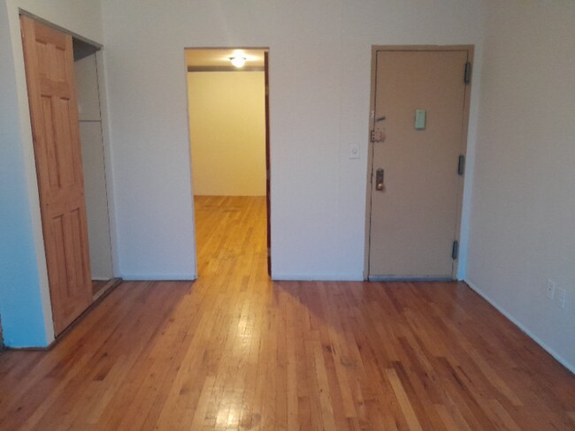 Foto del edificio - 2127 3rd Ave