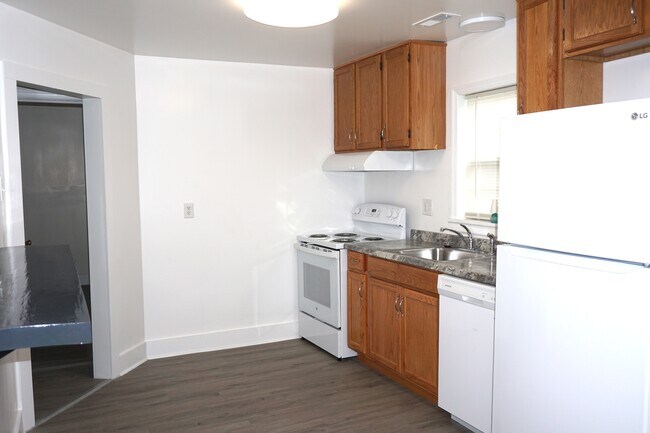 Building Photo - 109 Berkley St