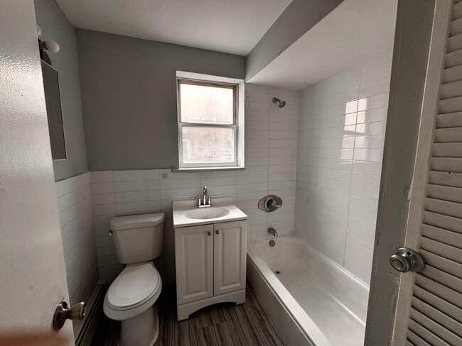 Building Photo - 44 Stegman St