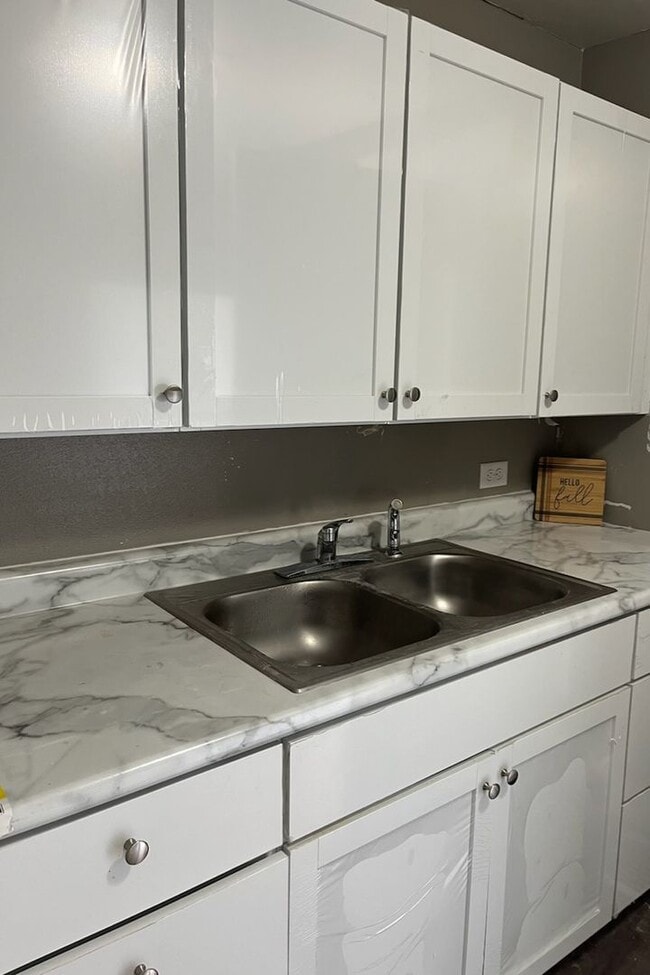 Foto del edificio - Updated 1 bedroom 1st floor apartment