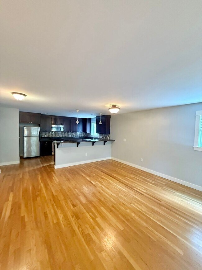 Foto del edificio - Spacious 3 BR North Beacon Hill Townhome w...