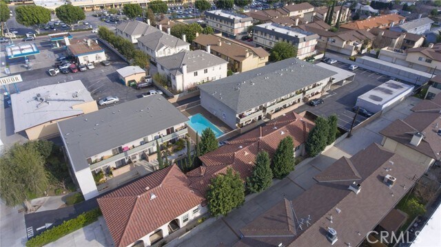 Building Photo - 922 W Duarte Rd